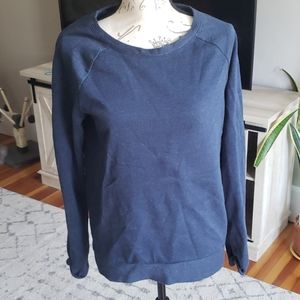 Crew neck gap pullover